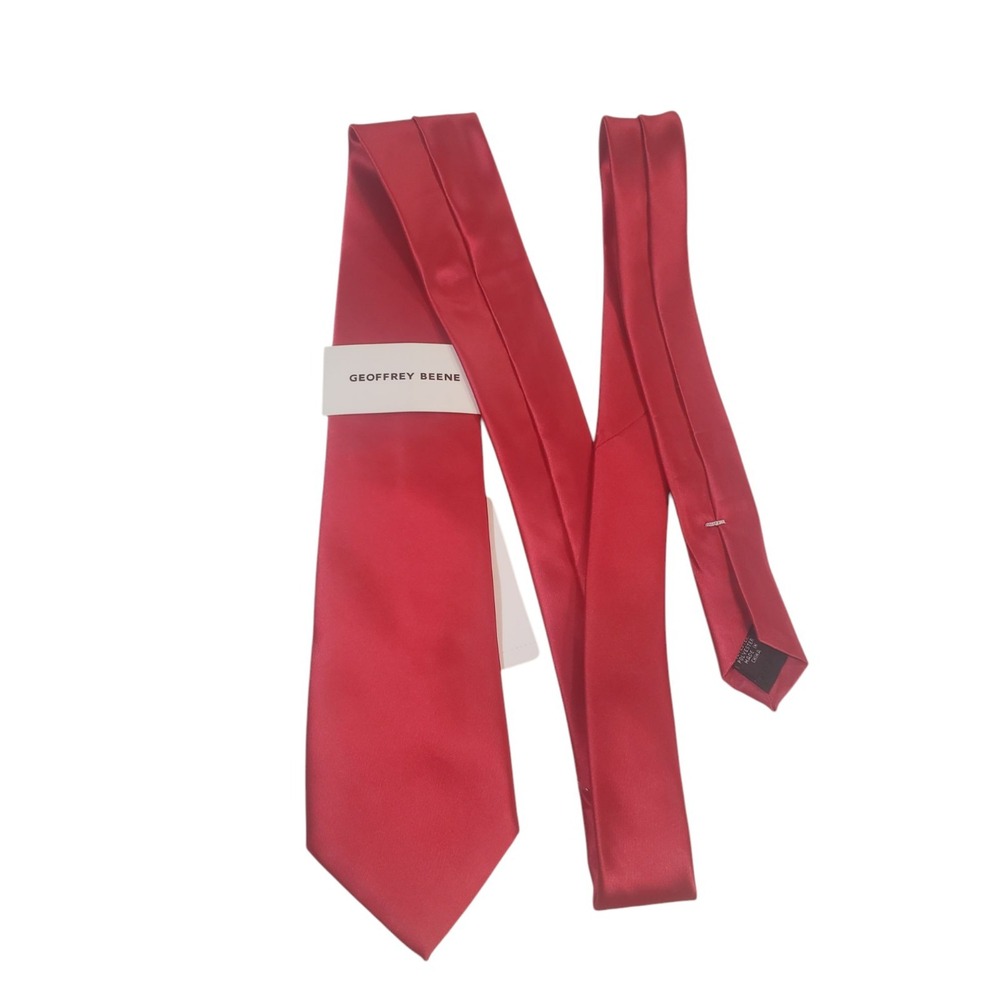 NWT Geoffrey Beene Mens Tie Necktie Designer Luxury Solid Red Satin Wedding‎